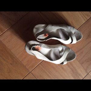 Uggs open toe, preowned